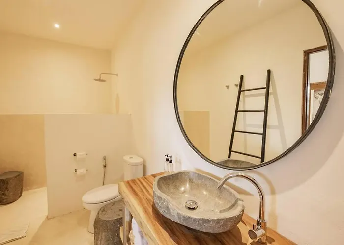 Luxury 2 Bedrooms Putih Pererenan *