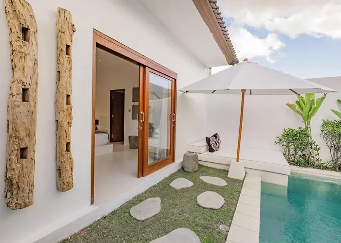 Villa Luxury 2 Bedrooms Putih Pererenan *