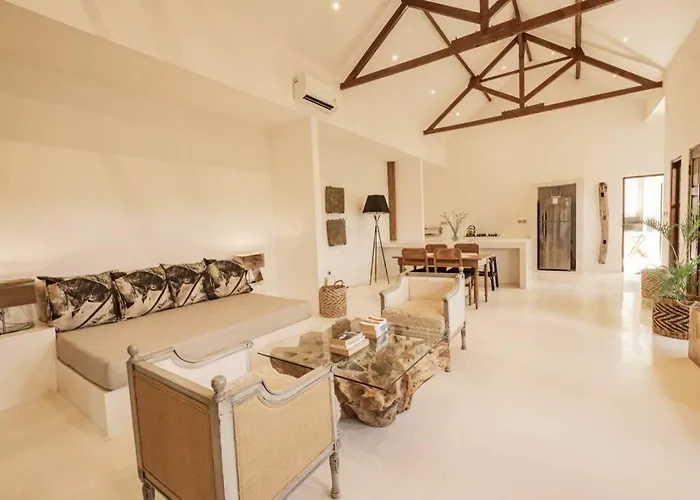 Villa Luxury 2 Bedrooms Putih Pererenan *