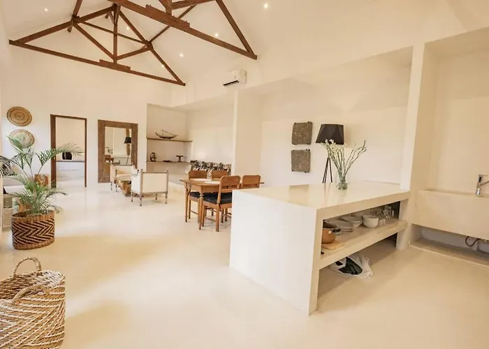 Luxury 2 Bedrooms Putih Pererenan Canggu