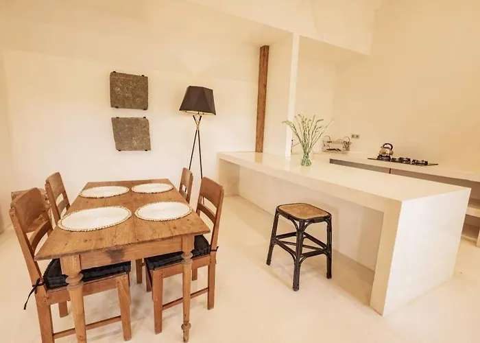 Luxury 2 Bedrooms Putih Pererenan Villa *