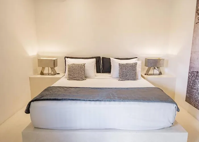 Luxury 2 Bedrooms Putih Pererenan Villa *